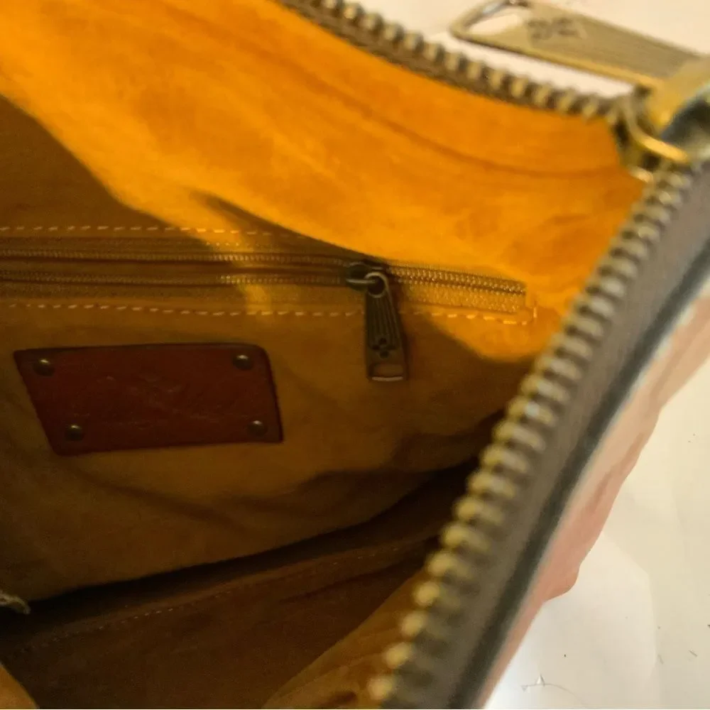 New PATRICIA NASH Fold Over Leather Wristlet Clutch Purse VALERIE TAN 9 1/2 x 5